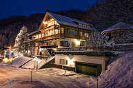 Haus Winter außen