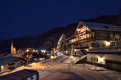 Winter Abend mit Kirche Winter Abend mit Kirche